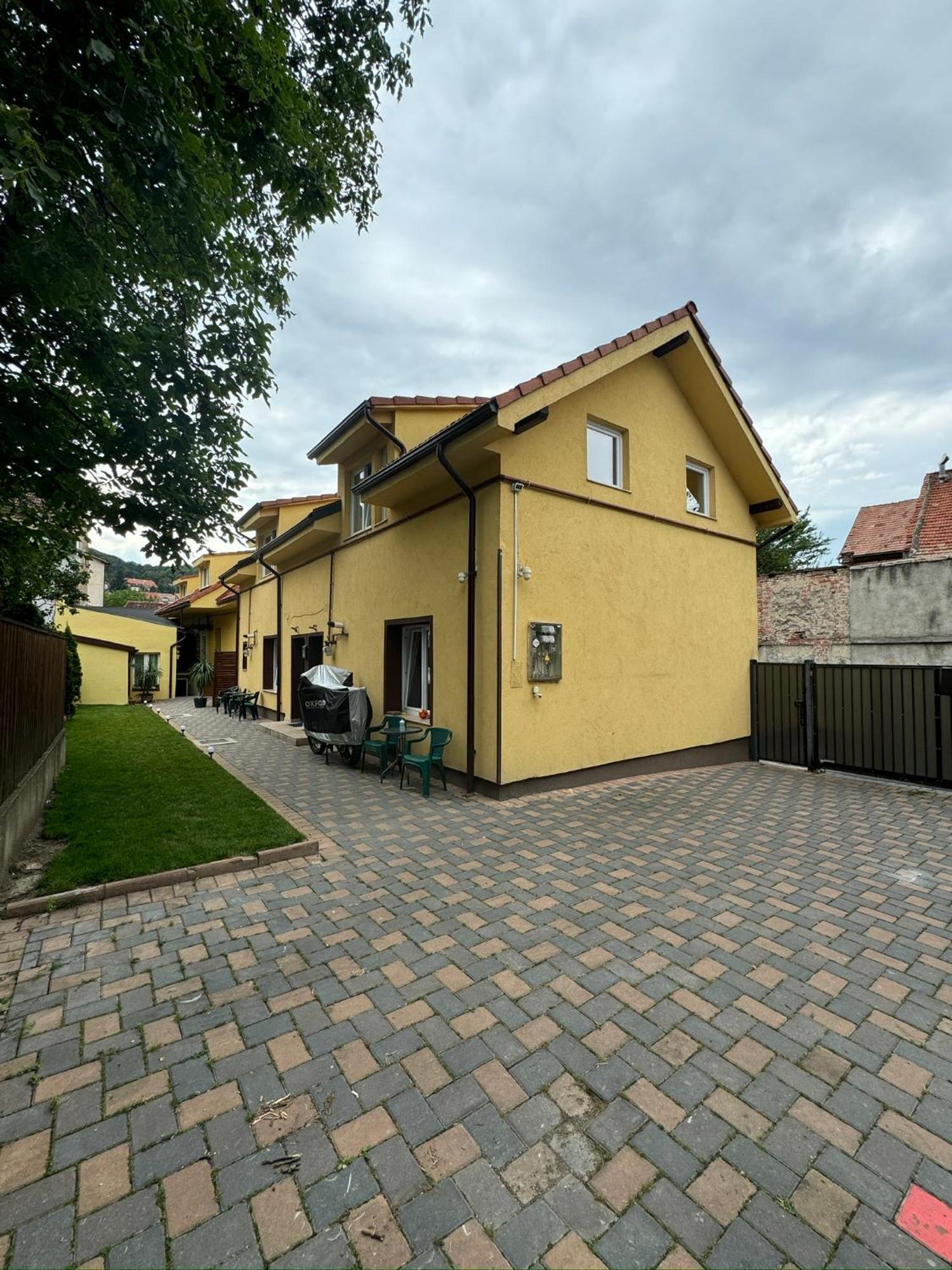 Apartamente De Inchiriat Lucky House Brașov Exterior foto