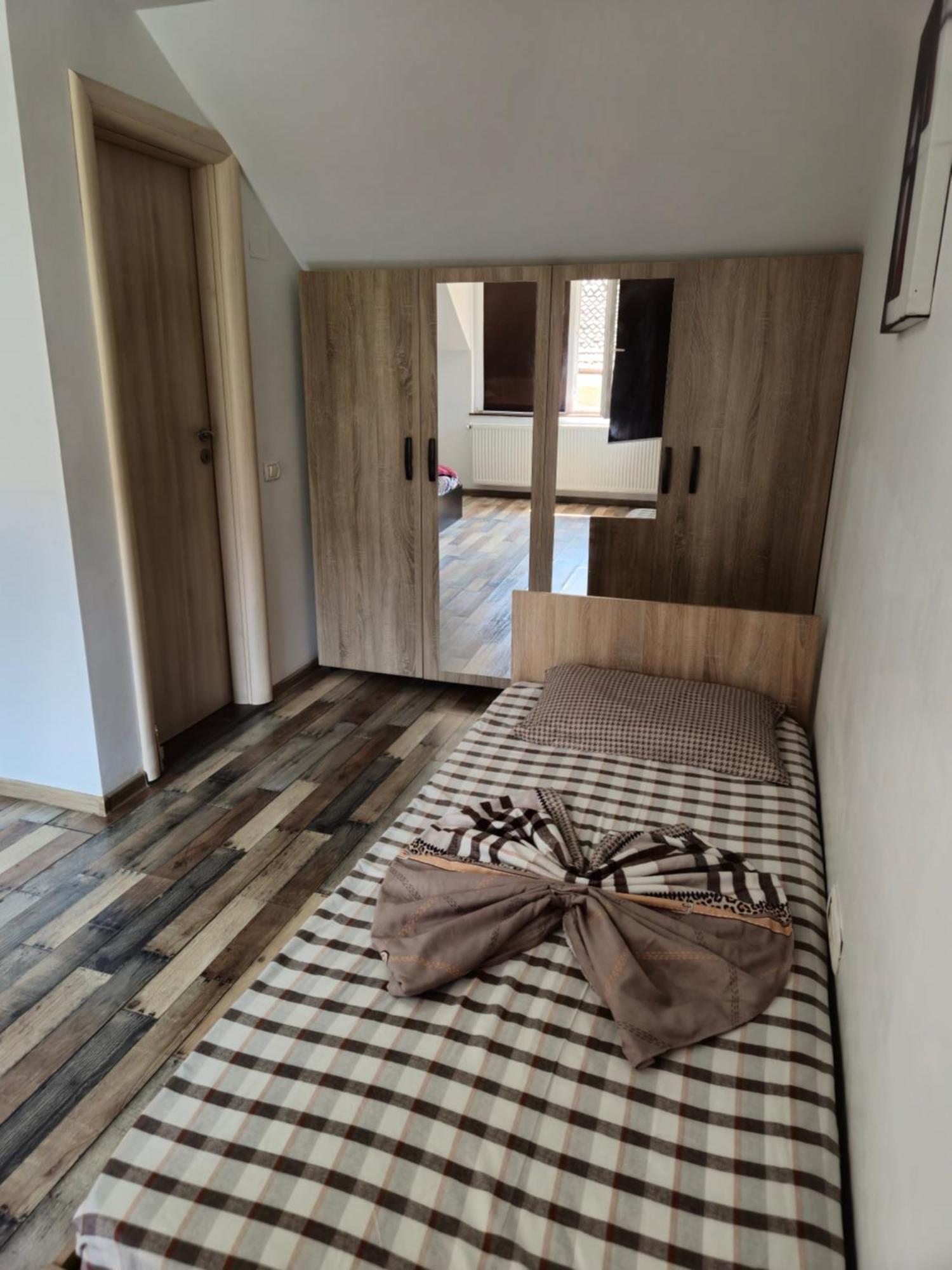 Apartamente De Inchiriat Lucky House Brașov Exterior foto